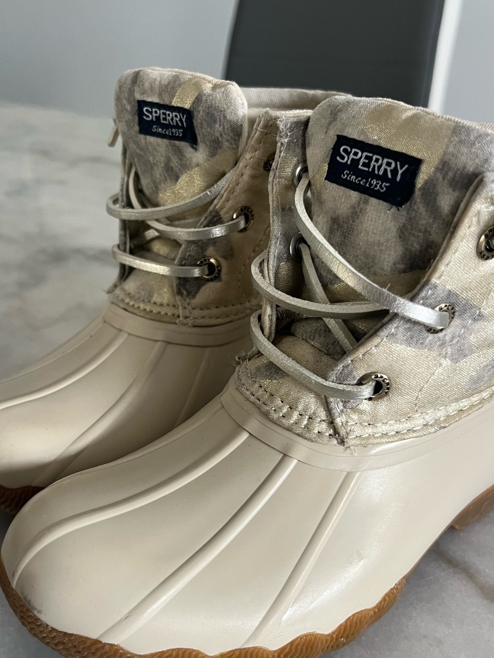 Sperry Kids Cream & Brown Camo Lace-Up Rain Boots